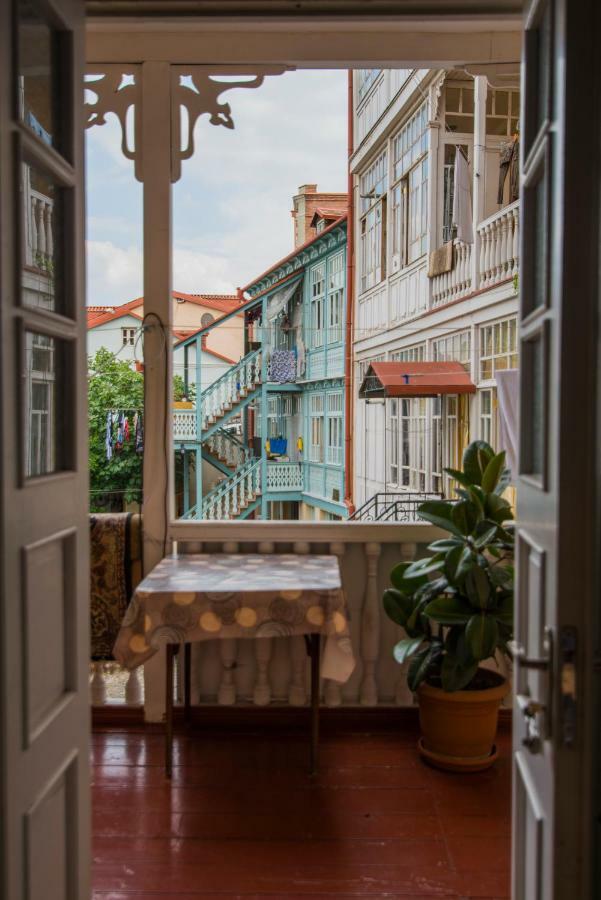 гостиница Meidan Suites Тбилиси Экстерьер фото